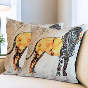 🦁NWOT🦁 Exotic Vibrant Lion Pillow Covers  Set Of 2